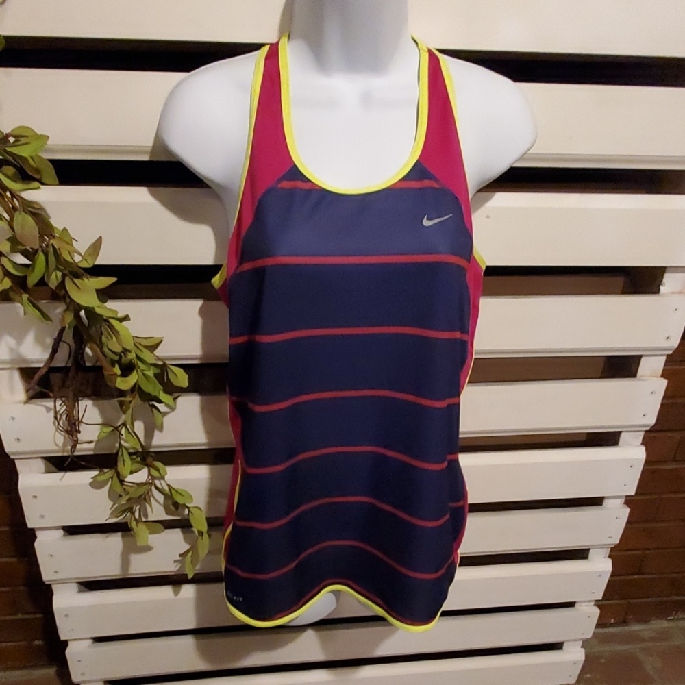 NIKE DRI FIT.                    #338